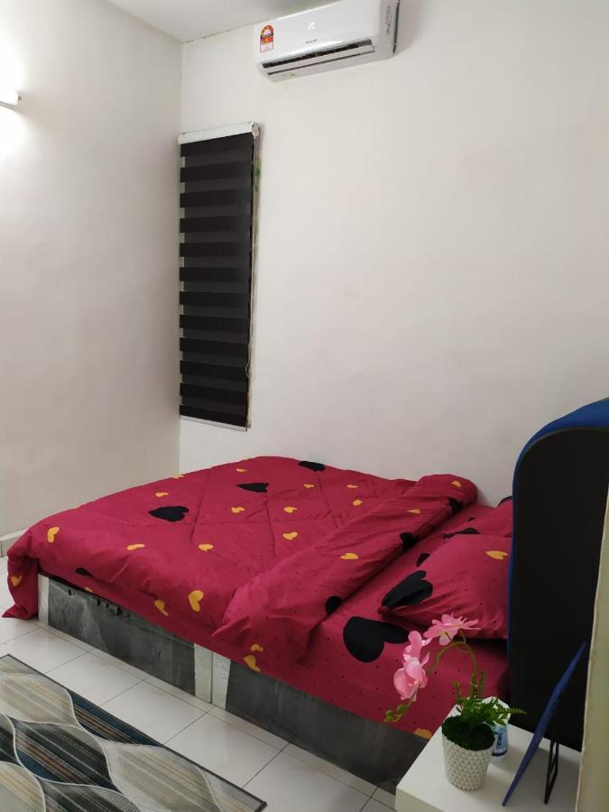 Anggun Homestay Seri Iskandar Exterior photo